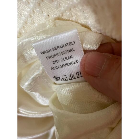 Francesca's Short-Sleeved Beaded Cream Colored Fit & Flare Dress Size Large - Picture 7 of 8